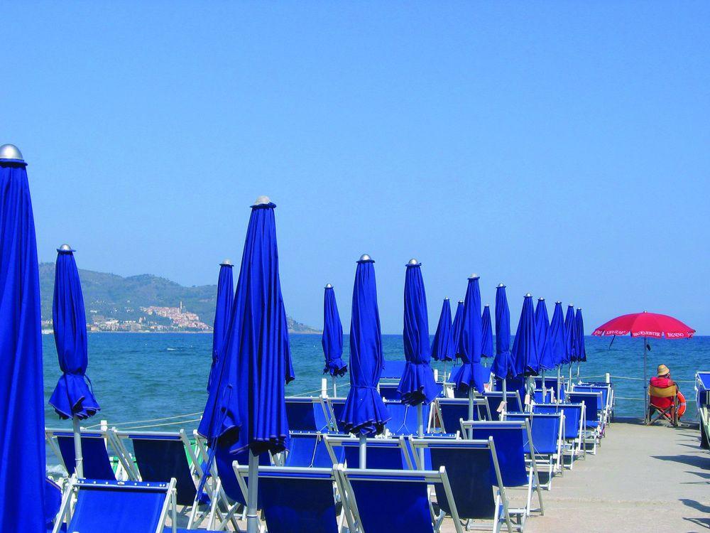 Hotel Moresco Diano Marina Exterior foto