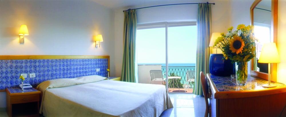 Hotel Moresco Diano Marina Exterior foto